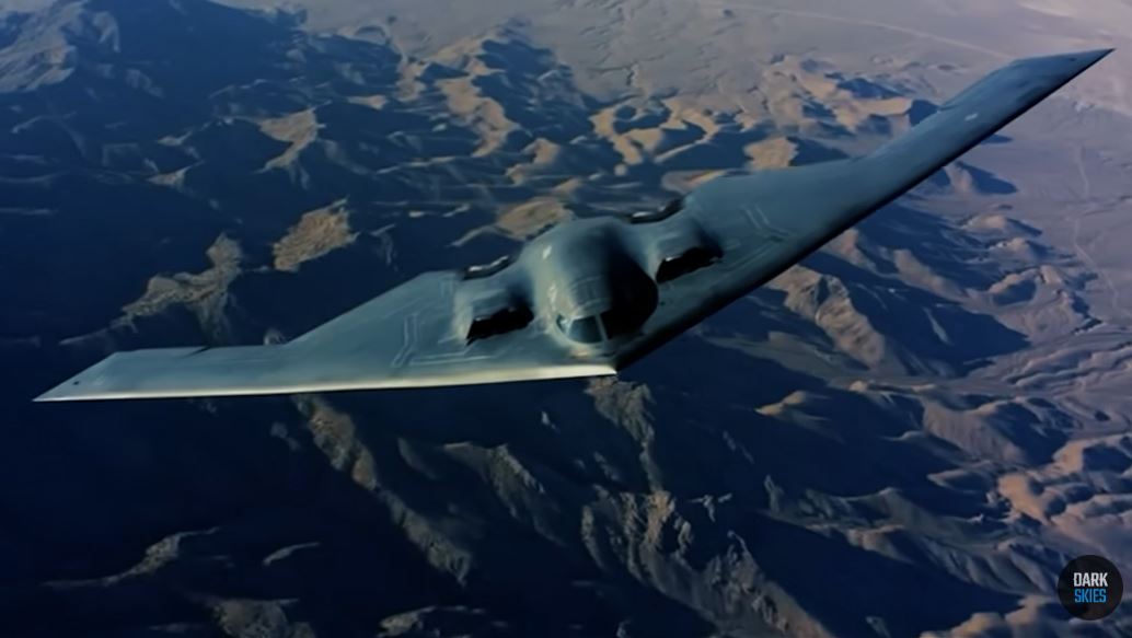 10 Facts About The “Invisible Bomber” The B-2 That Will Blow Your Mind ...